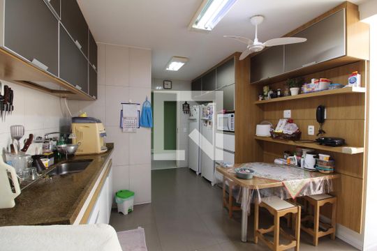 Cozinha de apartamento à venda com 3 quartos, 200m² em Recreio dos Bandeirantes, Rio de Janeiro