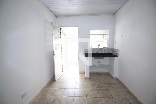 Cozinha de casa para alugar com 1 quarto, 55m² em Vila Santa Maria, São Paulo