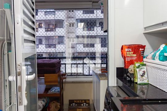 Área de Serviço  de apartamento à venda com 2 quartos, 63m² em Vila Osasco, Osasco