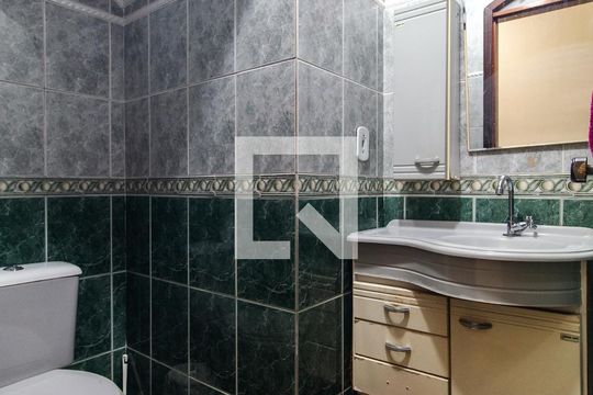 Banheiro de casa à venda com 3 quartos, 230m² em Jardim Cotiana, São Paulo