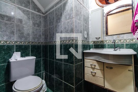 Banheiro de casa à venda com 3 quartos, 230m² em Jardim Cotiana, São Paulo