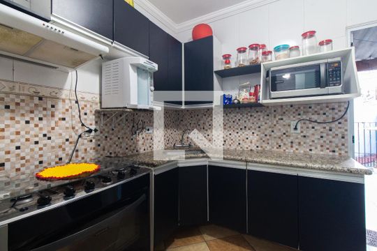 Cozinha de casa à venda com 3 quartos, 230m² em Jardim Cotiana, São Paulo
