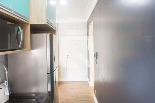 Cozinha de apartamento para alugar com 1 quarto, 37m² em Santo Amaro, São Paulo