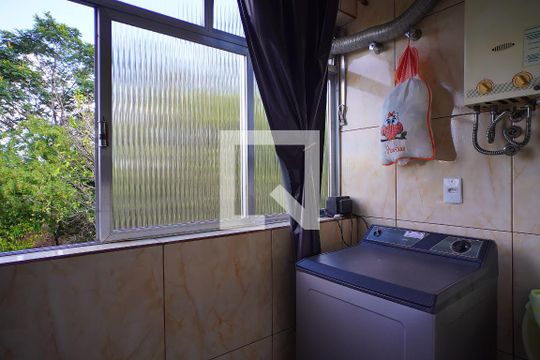 Area de serço de apartamento à venda com 4 quartos, 192m² em Vila Ipiranga, Porto Alegre