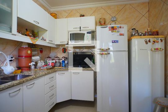 Cozinha de apartamento à venda com 4 quartos, 192m² em Vila Ipiranga, Porto Alegre