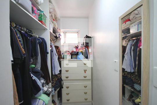 Closet de casa à venda com 4 quartos, 185m² em Vila Mariana, São Paulo