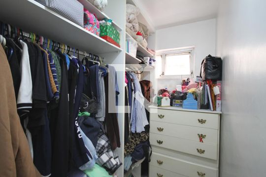 Closet de casa à venda com 4 quartos, 185m² em Vila Mariana, São Paulo