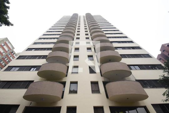 Fachada de apartamento para alugar com 3 quartos, 140m² em Vila Suzana, São Paulo