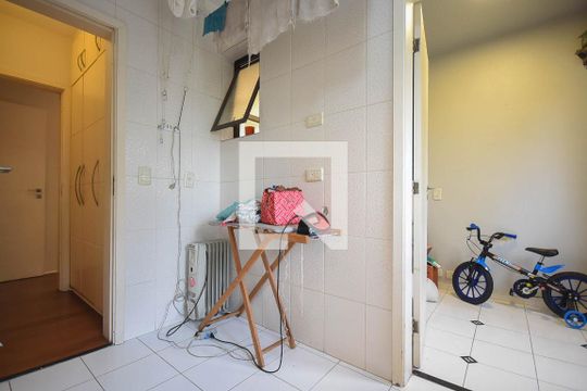 Área de serviço de apartamento para alugar com 3 quartos, 140m² em Vila Suzana, São Paulo
