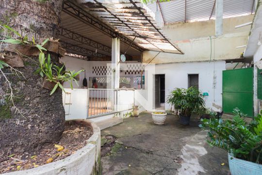 Quintal de casa à venda com 4 quartos, 340m² em Cidade de Deus, Rio de Janeiro