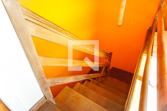 Escada de apartamento para alugar com 5 quartos, 550m² em Recreio dos Bandeirantes, Rio de Janeiro