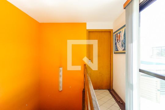 Escada de apartamento para alugar com 5 quartos, 550m² em Recreio dos Bandeirantes, Rio de Janeiro