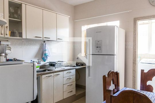 Cozinha de casa à venda com 2 quartos, 100m² em Planalto, Belo Horizonte