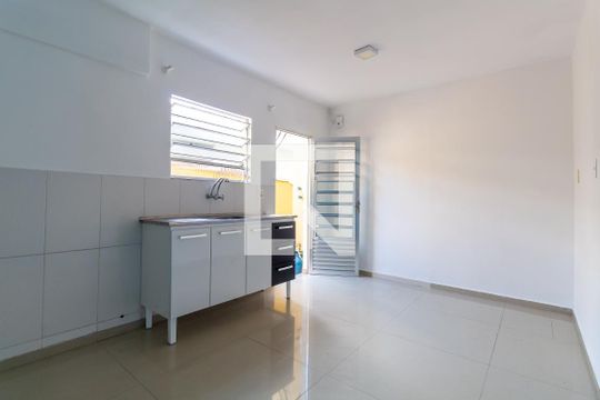 Cozinha de casa para alugar com 1 quarto, 60m² em Parque Uirapuru, Guarulhos