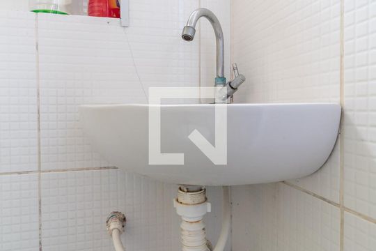 Banheiro de casa para alugar com 1 quarto, 60m² em Parque Uirapuru, Guarulhos