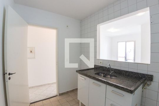 Cozinha de apartamento para alugar com 2 quartos, 50m² em Vila Amélia, São Paulo
