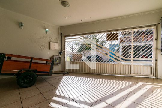 Garagem de casa à venda com 3 quartos, 210m² em Vila do Encontro, São Paulo