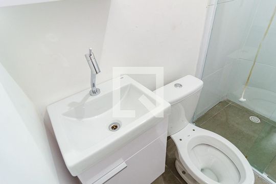 Banheiro Social de casa para alugar com 2 quartos, 65m² em Vila Guarani (z Sul), São Paulo