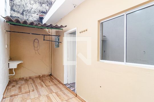 Lavanderia de casa para alugar com 2 quartos, 65m² em Vila Guarani (z Sul), São Paulo