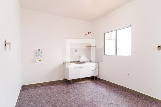 Cozinha de casa para alugar com 2 quartos, 65m² em Vila Guarani (z Sul), São Paulo