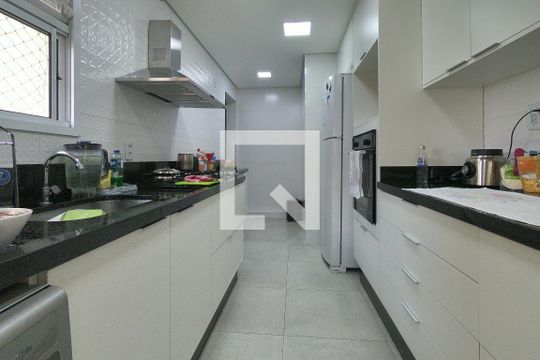Cozinha de apartamento à venda com 3 quartos, 114m² em Vila Santo Antônio, Guarulhos