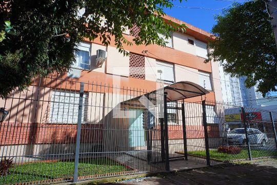 Fachada do Condomínio de apartamento à venda com 2 quartos, 72m² em São Sebastião, Porto Alegre