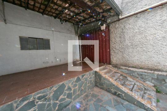Garagem de casa à venda com 3 quartos, 105m² em Glória, Contagem