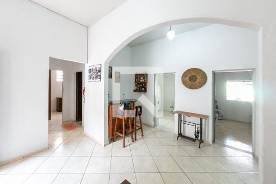 Sala de casa à venda com 3 quartos, 105m² em Glória, Contagem
