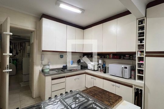Cozinha de apartamento à venda com 3 quartos, 156m² em Cerqueira César, São Paulo