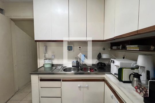 Cozinha de apartamento à venda com 3 quartos, 156m² em Cerqueira César, São Paulo