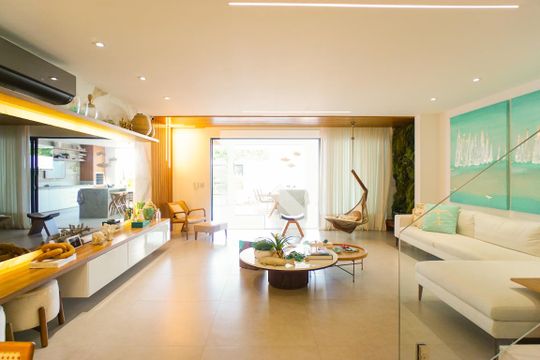 Sala de casa de condomínio à venda com 5 quartos, 400m² em Barra da Tijuca, Rio de Janeiro