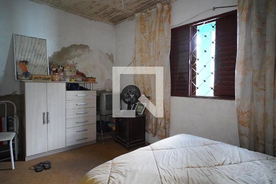 Quarto 1 de casa à venda com 6 quartos, 300m² em Bom Jesus, Porto Alegre