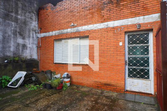 fachada da Casa de casa à venda com 6 quartos, 300m² em Bom Jesus, Porto Alegre