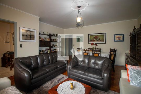Casa à venda com 4 quartos, 224m² em Vila Ipiranga, Porto Alegre
