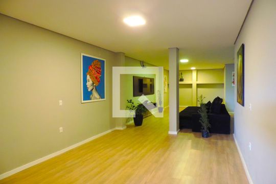 Sala de casa para alugar com 3 quartos, 310m² em Rio Tavares, Florianópolis