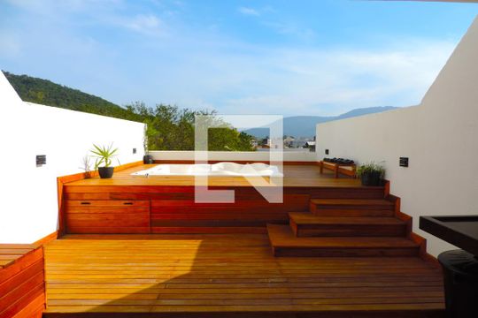 Cobertura de casa para alugar com 3 quartos, 310m² em Rio Tavares, Florianópolis