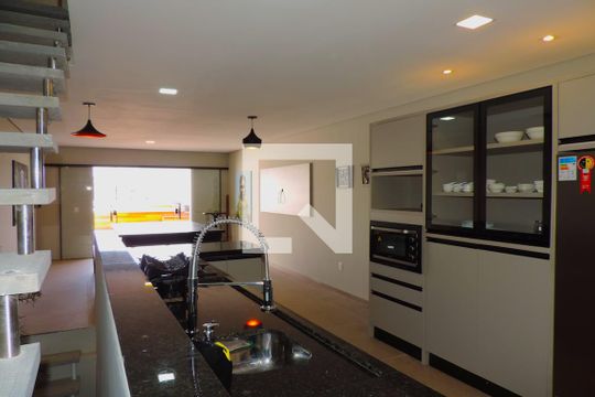 Casa para alugar com 3 quartos, 310m² em Rio Tavares, Florianópolis