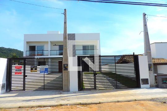 Fachada de casa para alugar com 3 quartos, 310m² em Rio Tavares, Florianópolis
