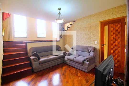 Sala de casa para alugar com 1 quarto, 62m² em Vila Bela Vista, Santo André