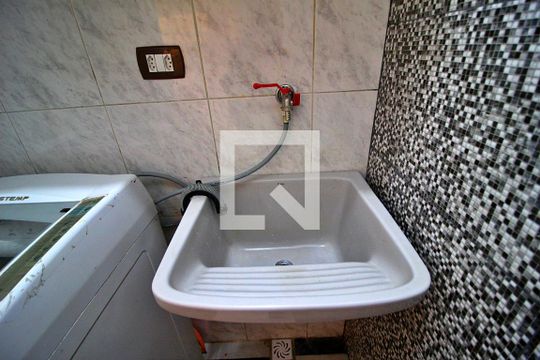 Área de Serviço de casa para alugar com 1 quarto, 62m² em Vila Bela Vista, Santo André