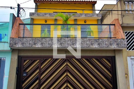 Fachada de casa para alugar com 1 quarto, 62m² em Vila Bela Vista, Santo André