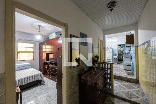 Corredor de casa à venda com 2 quartos, 300m² em Vila Matilde, São Paulo