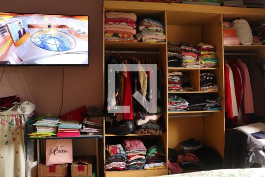 Quarto de casa à venda com 2 quartos, 360m² em Santos Dumont, São Leopoldo