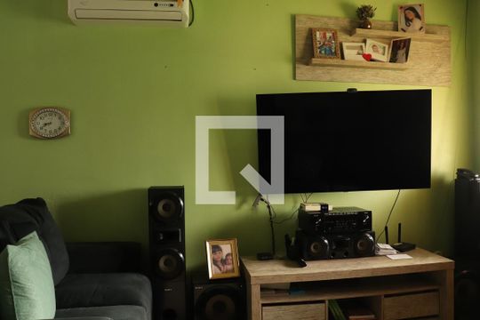 Sala de casa à venda com 2 quartos, 360m² em Santos Dumont, São Leopoldo