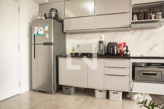 Cozinha de apartamento para alugar com 1 quarto, 33m² em Vila da Saúde, São Paulo