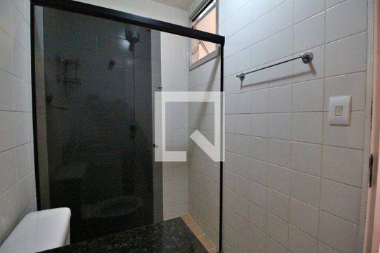 Banheiro de apartamento à venda com 2 quartos, 65m² em Jardim Paulicéia, Campinas