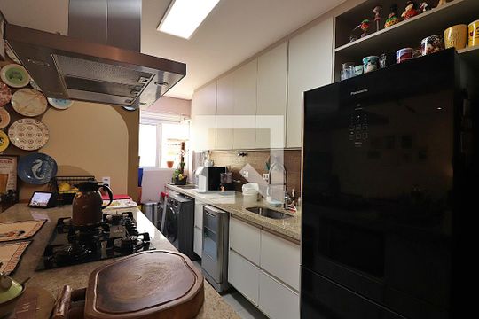 Cozinha e Área de Serviço de apartamento à venda com 2 quartos, 67m² em Taboão, São Bernardo do Campo
