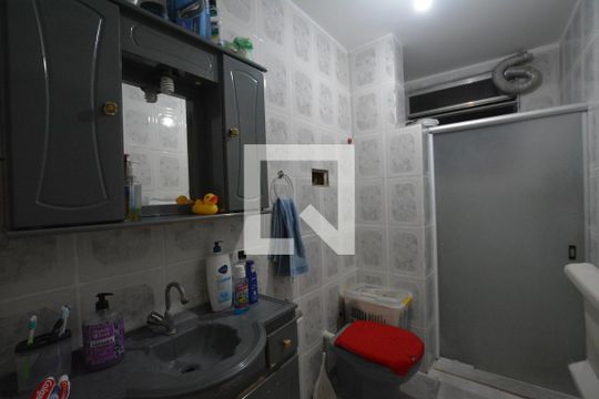 Banheiro de apartamento à venda com 3 quartos, 76m² em Vista Alegre, Rio de Janeiro