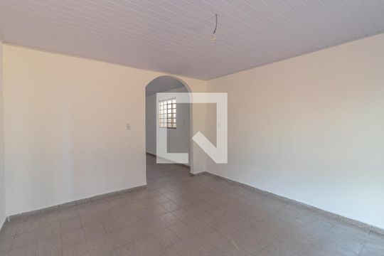Casa para alugar com 3 quartos, 135m² em Parque Amazônia, Goiânia