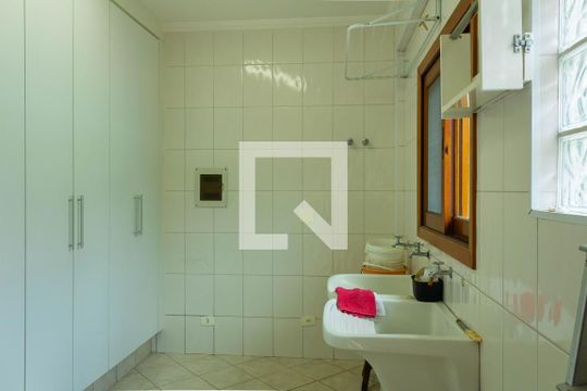 Área de Serviço de casa para alugar com 3 quartos, 700m² em Jardim Ipanema (zona Sul), São Paulo